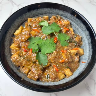 浇汁豆腐盖饭 / Crispy Tofu with Chef's Special Sauce Combo