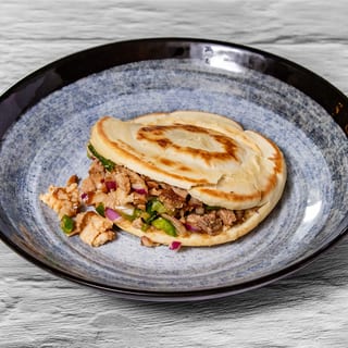 肉夹馍 (猪肉) / Stewed Pork Burger