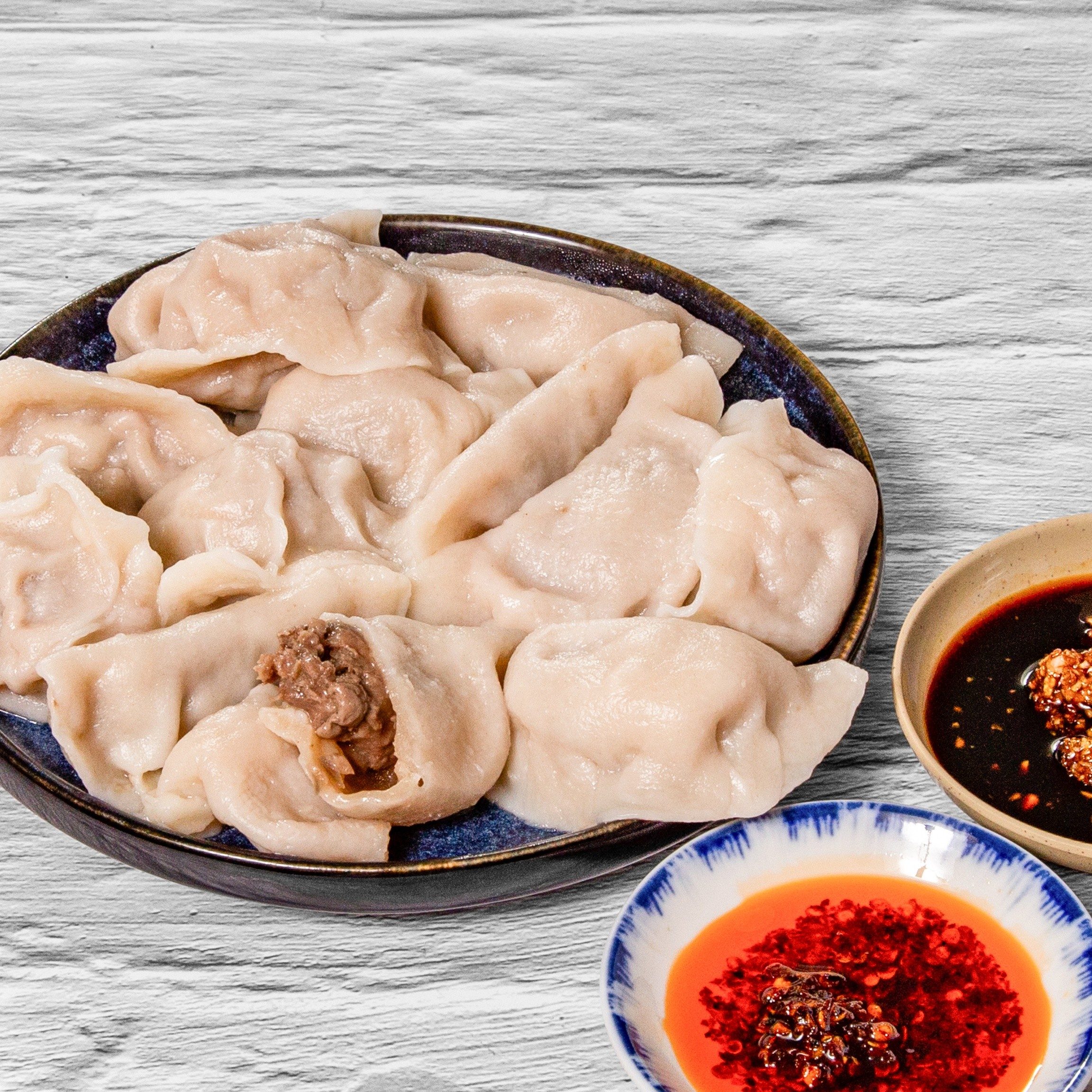 牛肉洋葱水饺 / Beef and Onion Dumplings.