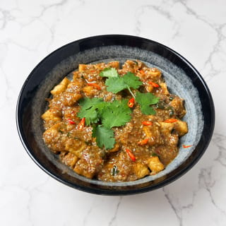 浇汁豆腐盖饭 / Crispy Tofu with Chef's Special Sauce Combo