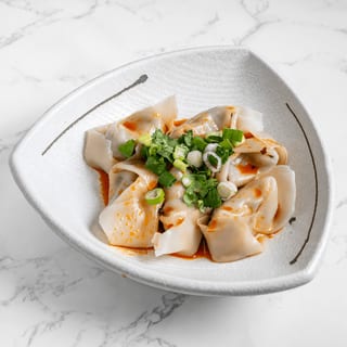 红油抄手 / Wontons in Chili Oil
