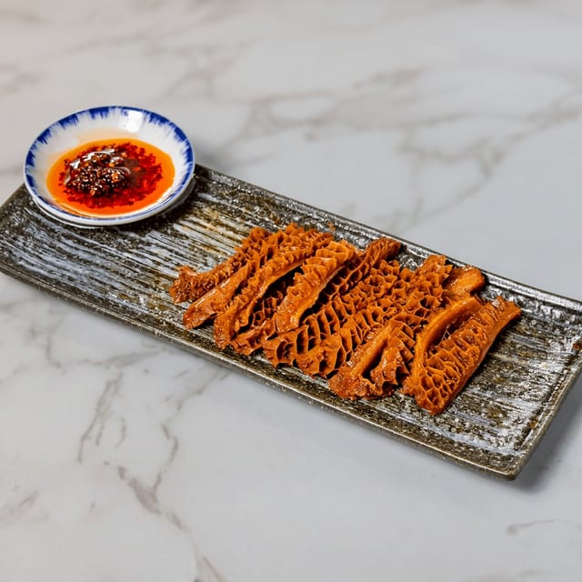 卤牛肚 / Braised Beef Tripe.