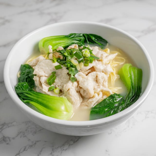鸡汤面 / Chicken Noodle Soup.