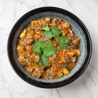 浇汁豆腐盖饭 / Crispy Tofu with Chef's Special Sauce Combo