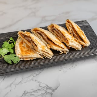 牛肉夹饼 / Beef Scallion Pancake